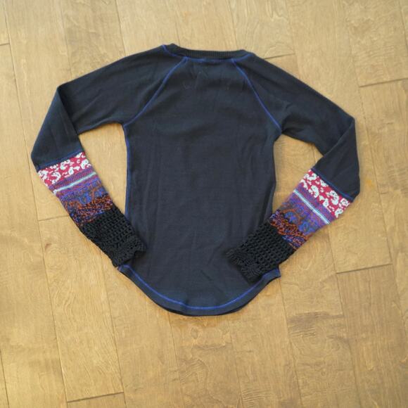 FREE PEOPLE womens sz S black In The Mix crochet cuff long sleeve boho top - Picture 5 of 8